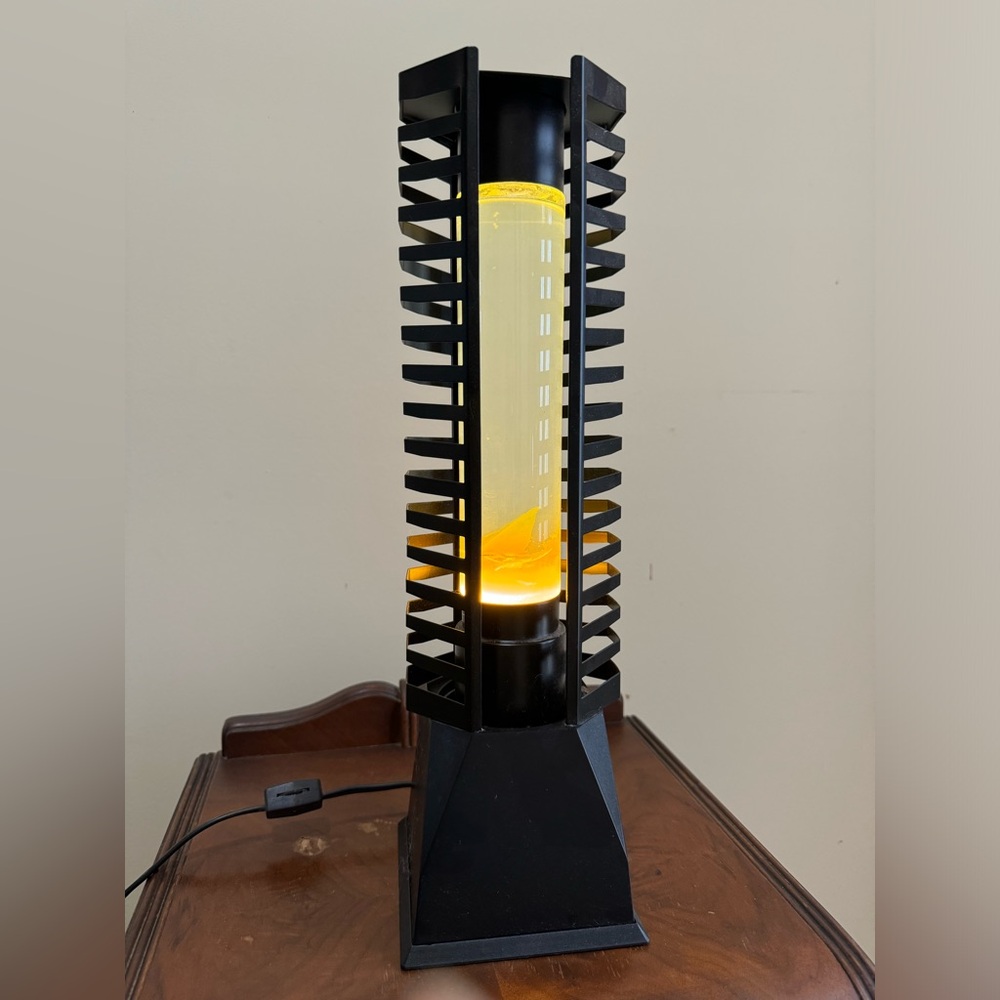 Desk lava lamp